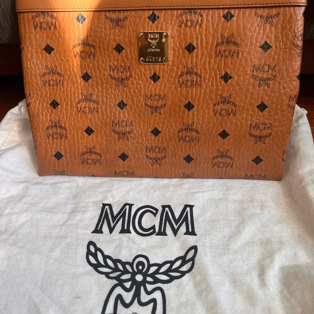 MCM Tan Medium Heritage Pouch Visetos